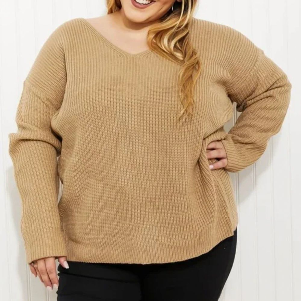 CY Fashion Just a Little Twist Open Back Sweater NWOT